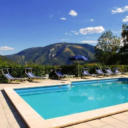Apartment Sleeps 4 Pool Wifi *