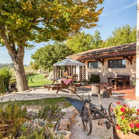 Sleeps 4 Pool Wifi Apartment Piobbico