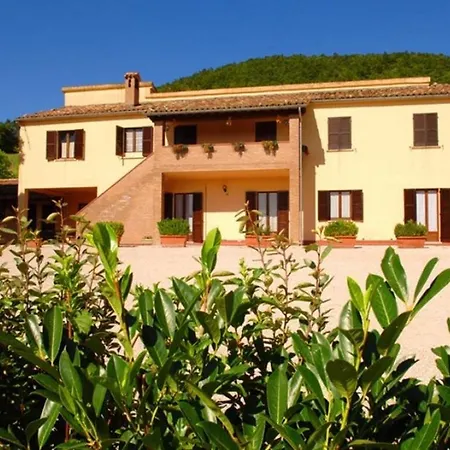 Apartment Sleeps 4 Pool Wifi Piobbico